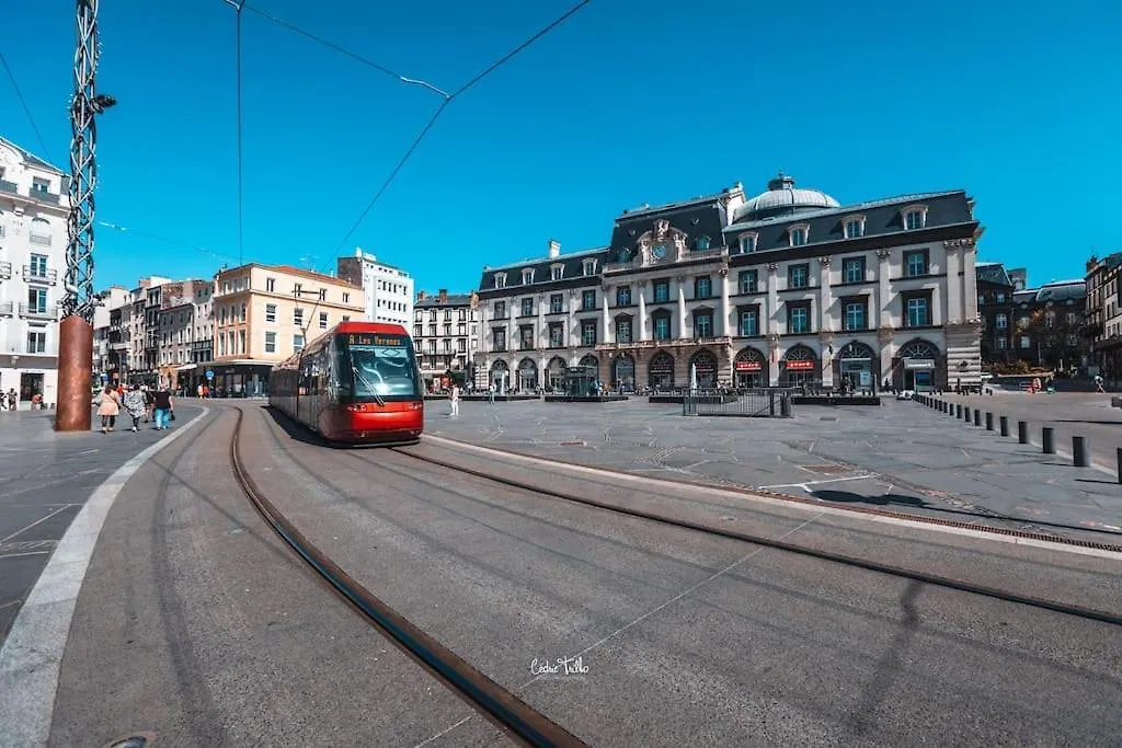 Avenue Republique La Ville Aux Pieds Des Volcans Appartement Au Calme Clermont-Ferrand